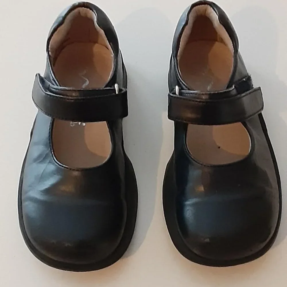 Nina Little Girl Mary Janes black size 7